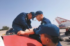 虎帐察看丨95万架次：平安保障的“张弛